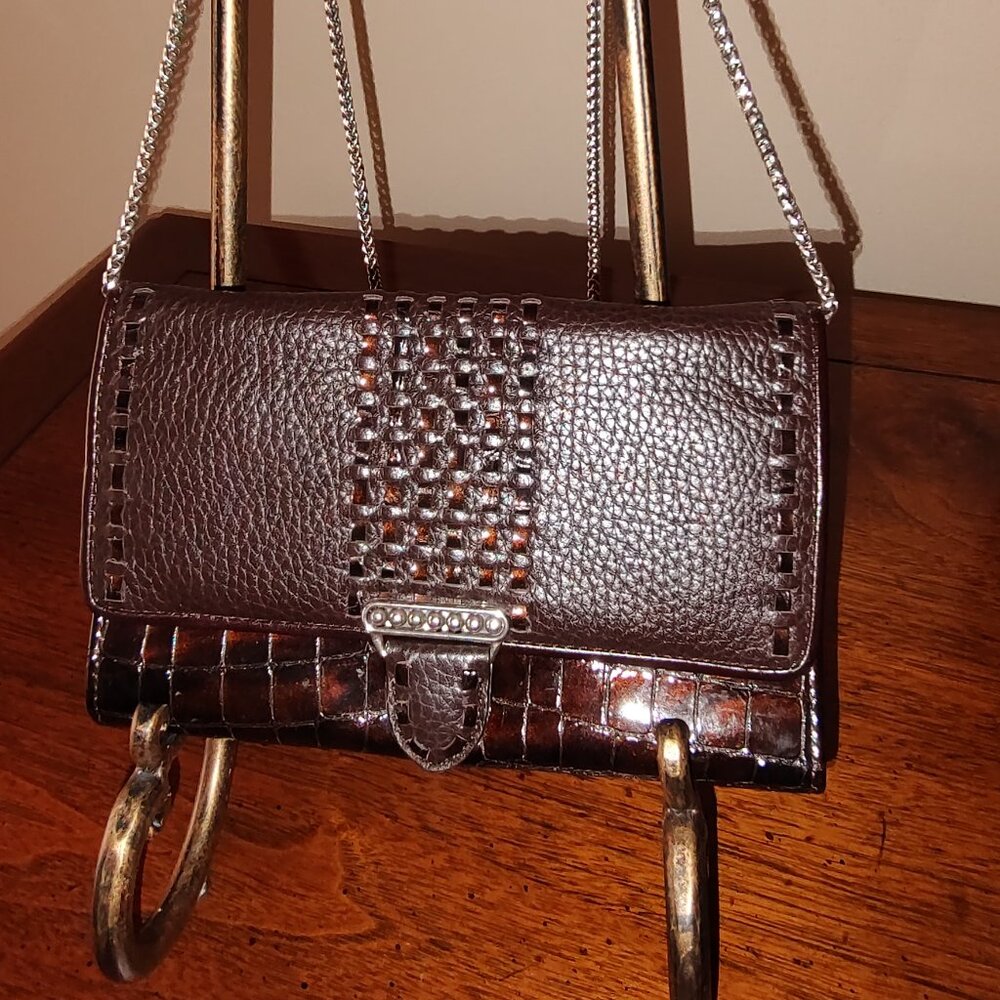 BRIGHTON TRIFOLD WALLET SMOOTH/EMBOSSED CROC LEATHER CROSS BODY CHAIN DK BROWN